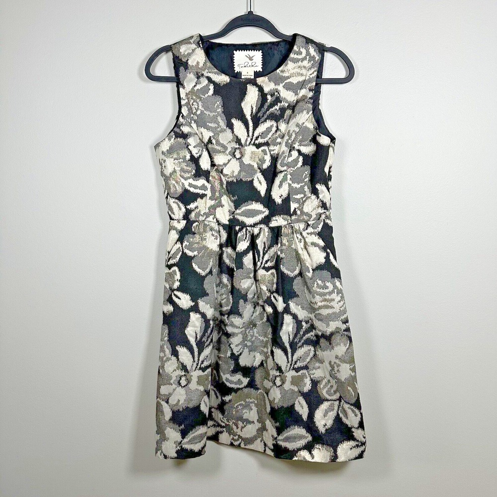 Tabitha Size 6 FitFlare Dress Black SilverGold Sleeveless Floral Jacquard Pocket